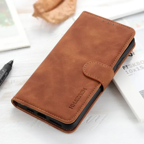 KHAZNEH RETRO Zaklápacie puzdro pre Motorola Moto G85 5G hnedé