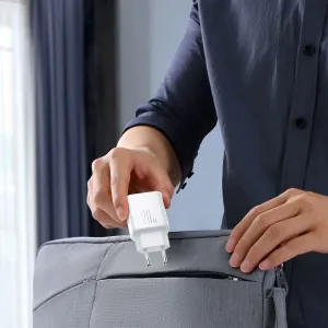 JOYROOM JR-TCF21 Sieťová nabíjačka USB-C / USB-A biela