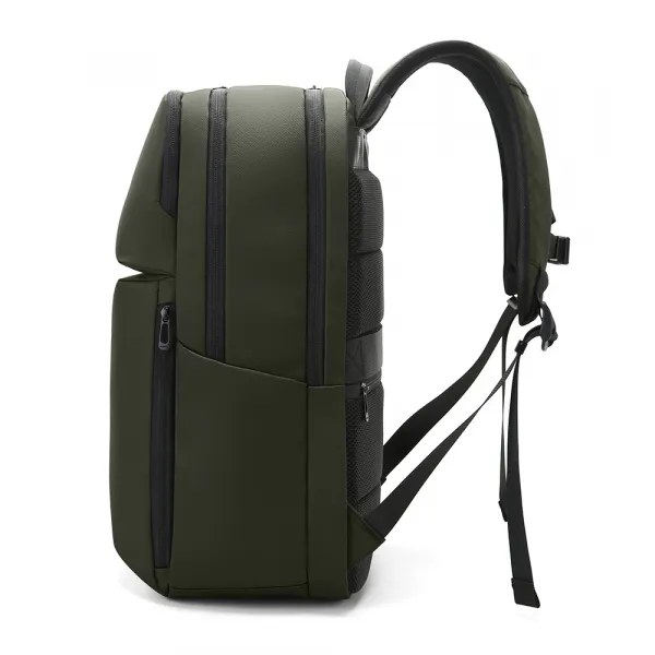 BANGE BG-3065 Priestranný batoh s priehradkou na notebook 15,6" zelený