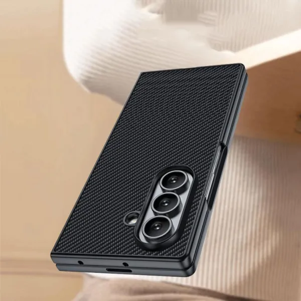 CARBON Ochranný obal pre Samsung Galaxy Z Fold7 5G GOLD