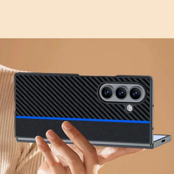 CARBON Ochranný obal pre Samsung Galaxy Z Fold7 5G BLACK BLUE