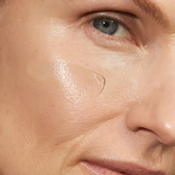 MÁDARA Skinonym Semi-Matte Peptide dlhotrvajúci make-up s peptidmi odtieň #25 Linen 30 ml