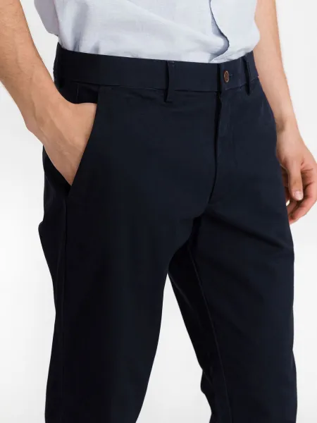 GAP  Pánske nohavice modern khaki straight Flex 472757-04 Veľkosť: 28X30