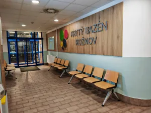 Lavice, multisedák K187D, 3 miestna drevená