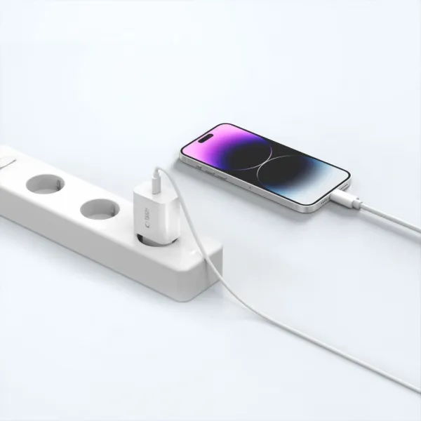 Tech-Protect NC20W sieťová nabíjačka USB-C PD 20W + kábel USB-C / Lightning, biela