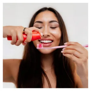Hello Coco Toothpaste Strawberry prírodná zubná pasta 60 g