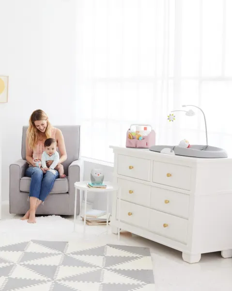 SKIP HOP Organizér s osvetlením na hygienické potreby Pink