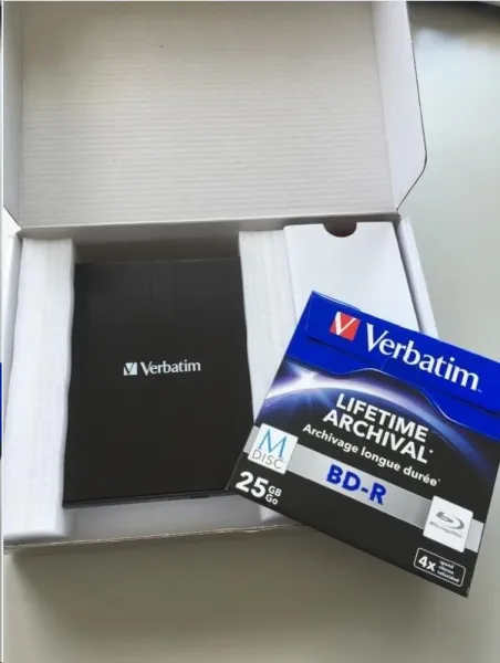 VERBATIM Slimline Blu-ray Rewriter USB 3.0 Bezplatný BR disk 25 GB (CD DVD BD Mdisc)