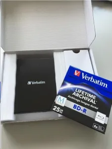VERBATIM Slimline Blu-ray Rewriter USB 3.0 Bezplatný BR disk 25 GB (CD DVD BD Mdisc)