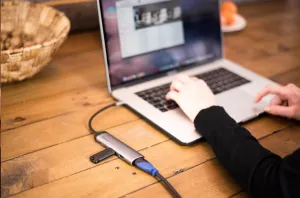 VERBATIM 49140 Multiportový HUB USB-C, 2x USB 3.0, 1x USB-C, HDMI, šedý dok