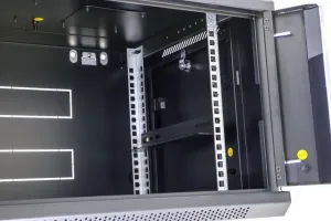 XtendLan 19" nástěnný rozvaděč 6U 600x450, nosnost 60 kg, skleněné dveře, svařovaný, černý