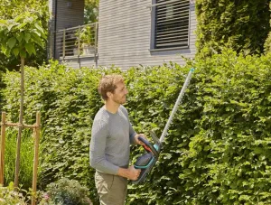 Gardena Akumulátorové nožnice na živý plot ComfortCut 60/18V P4A - bez akumulátora