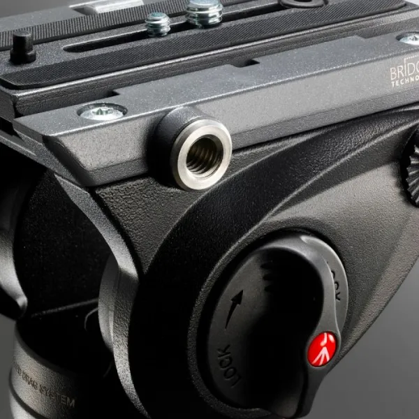 Manfrotto 500 fluidná videohlava s plochou základňou 13447