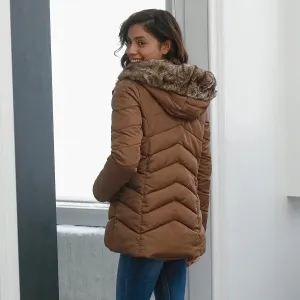 Bunda s kapucňou a kožušinovou imitáciou