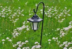 Garthen 300 Záhradný solárny LED lampáš