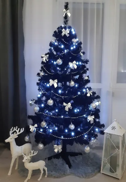 Čiernyvianočnýstromčeksozdobením180cm56075