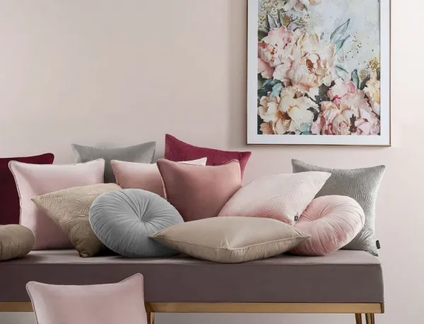 Svetlosivýokrúhlyzamatovýdekoratívnyvankúš45cm54003