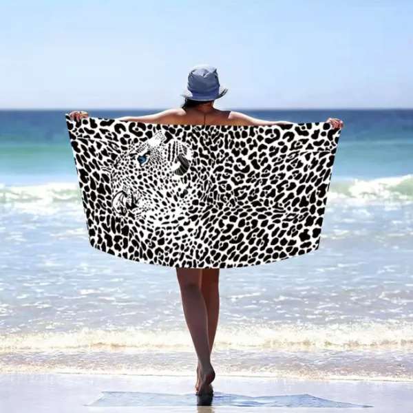 Trendováosuškanapláž–bielasleopardímmotívom100x180cm