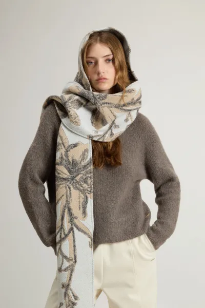 Šál Woolrich Wool Blend Jacquard Cape Cream Foliage