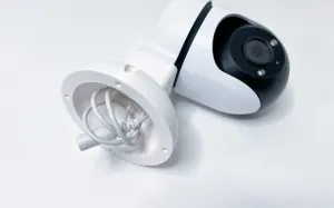 OEM TP-LINK držák/stojan pro kamery Tapo C500/C510W/C520WS/C530WS na stěnu a strop, bílý s krytkou kabelů (1ks)
