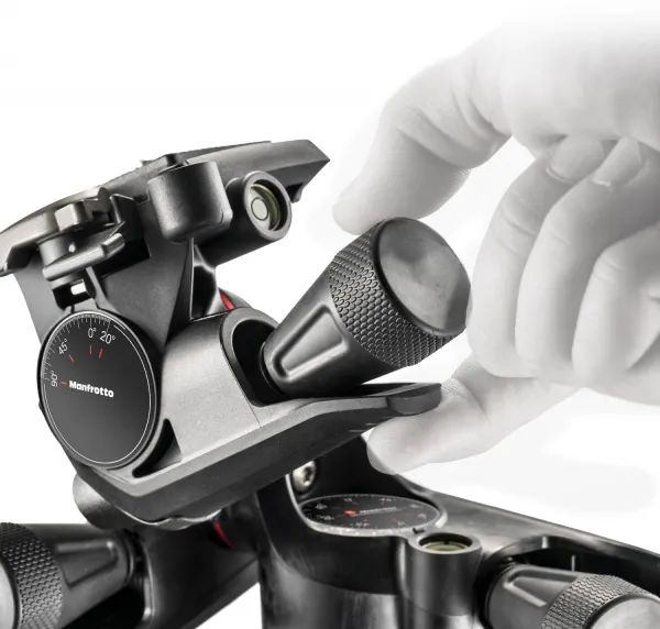 Manfrotto XPRO Prevodový trojcestný otáčavý/nakláňací statív 44162
