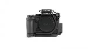 Tilta Polovičná klietka na fotoaparát pre Panasonic S5 II/IIX – čierna 26421