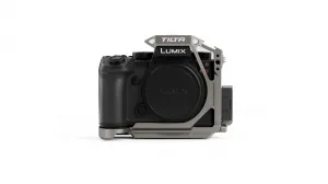Tilta Polovičná klietka na fotoaparát pre Panasonic S5 II/IIX – titánovo sivá 26422