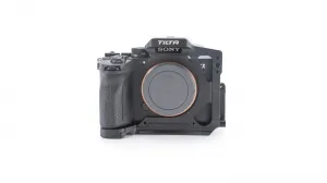 Tilta Polovičná klietka na fotoaparát pre Sony a7R V - čierna 26471