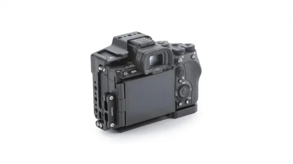 Tilta Polovičná klietka na fotoaparát pre Sony a7R V - čierna 26471