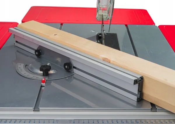 Stolová píla na drevo s výkonom 3 400 W - RTPSD0081