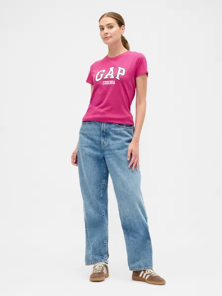 GAP T-shirt with Czechia logo - Women's