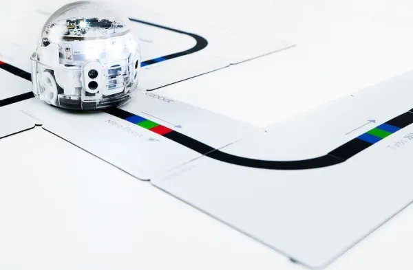 Ozobot sada magnetů s barevnými kódy pro ovládání rychlosti, 18 ks