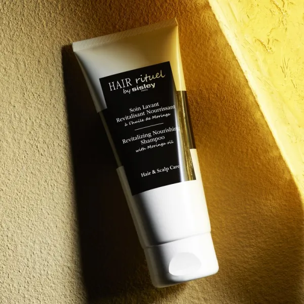 Hair Rituel by Sisley Revitalizing Nourishing Shampoo vyživujúci šampón s revitalizačným účinkom 200 ml