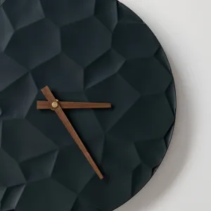 ODLITO ODLIATO Betónové nástenné hodiny Mesačný kráter – grafit (čierna) – 30 cm – hnedé ručičky