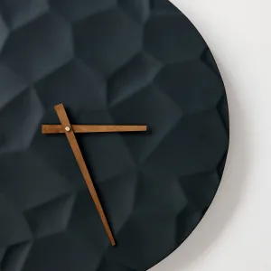 ODLITO ODLIATO Betónové nástenné hodiny Mesačný kráter – grafit (čierne) – 50 cm – hnedé ručičky