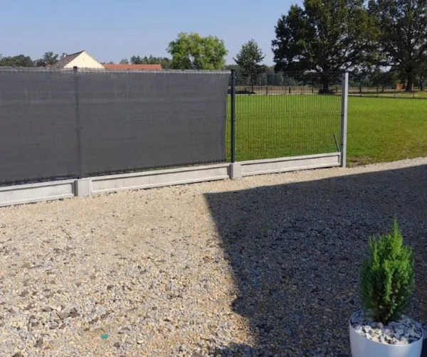 Sivátieniacasieťnaplot90%zatienenie1,5mx50m