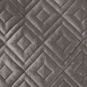 Domtextilu Béžový prešívaný prehoz s geometrickým motívom Šírka: 220 cm | Dĺžka: 240 cm Šírka: 220 cm | Dĺžka: 240 cm 31853_93218