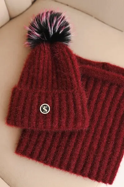 Legínovo Dámska zimná súprava s brmbolcom a nákrčníkom v ťavej farbe Farba: Hnedá, Veľkosť: UNI