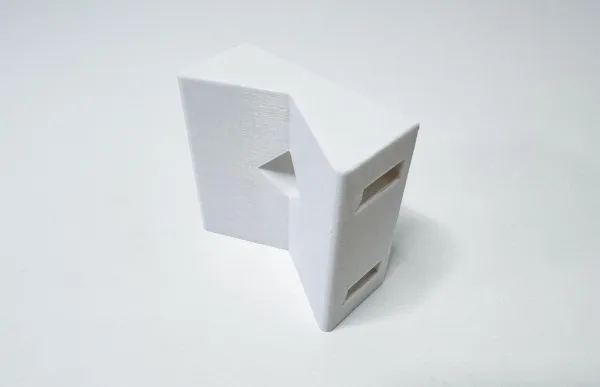 OEM TP-LINK adaptér držáků kamer D-TC3XX-C,D-TC5XX-C,D-TC5XX-CL pro uchycení na sloup (60-130mm), bílý s krytkou kabelů(1ks)