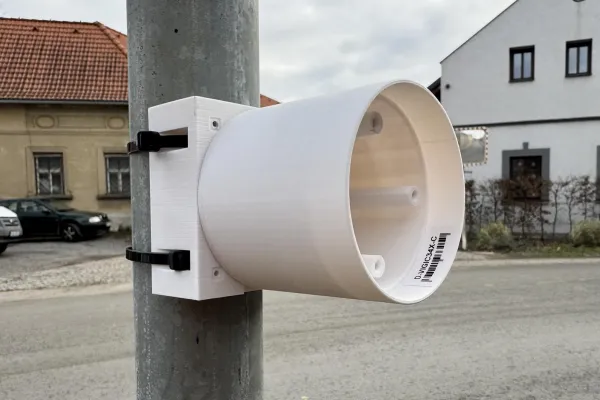 OEM TP-LINK adaptér držáků kamer D-TC3XX-C,D-TC5XX-C,D-TC5XX-CL pro uchycení na sloup (60-130mm), bílý s krytkou kabelů(1ks)