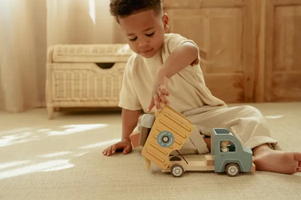 Little Dutch Drevené auto s vyklápačkou | FSC drevo