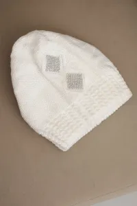 Dámska zimná čiapka s kamienkami Kesi