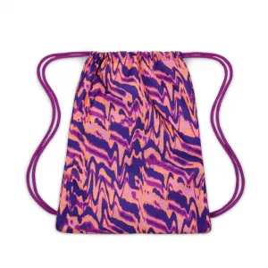 Detské vrecko na prezúvky NIKE Y NK DRAWSTRING - CAT AOP FA25