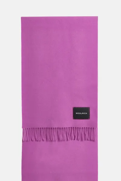 Šál Woolrich Big Logo Patch Scarf Liatris