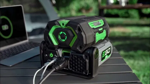 Nabíjacia stanica EGO Power+ Nexus Escape PAD5001E do 500 W, SADA s 2.5 Ah batériou