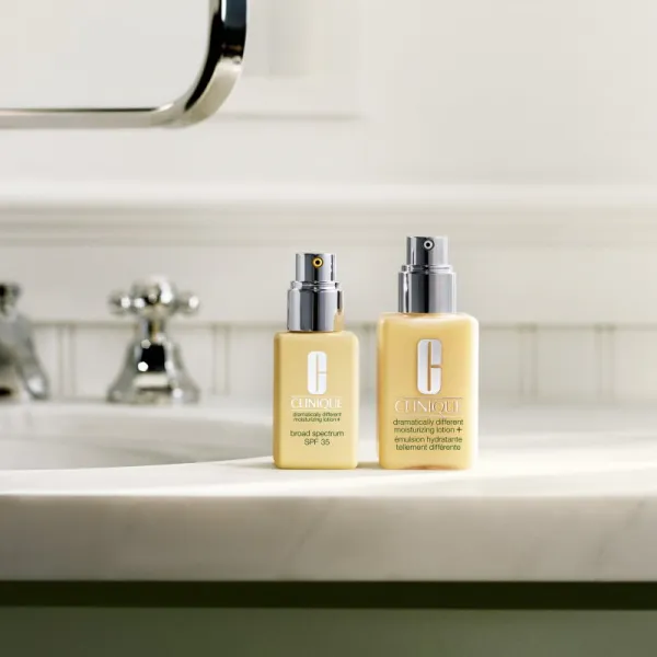 Clinique 3 Steps Dramatically Different™ Moisturizing Lotion+ hydratačná emulzia pre suchú až veľmi suchú pleť 200 ml