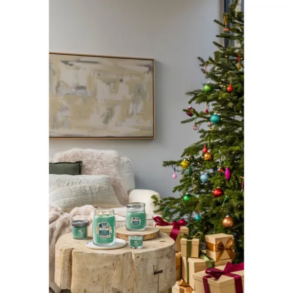 Yankee Candle Holiday Winterfest vonná sviečka Signature 368 g