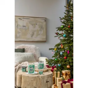 Yankee Candle Holiday Winterfest vonná sviečka Signature 368 g