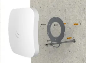 MikroTik cAP ac (RBcAPGi-5acD2nD), 716MHz CPU, 128MB RAM, 2xLAN, 2.4+5GHz, 802.11b/g/n/ac, PoE 802.3af/at, vrátane. Licencie L4