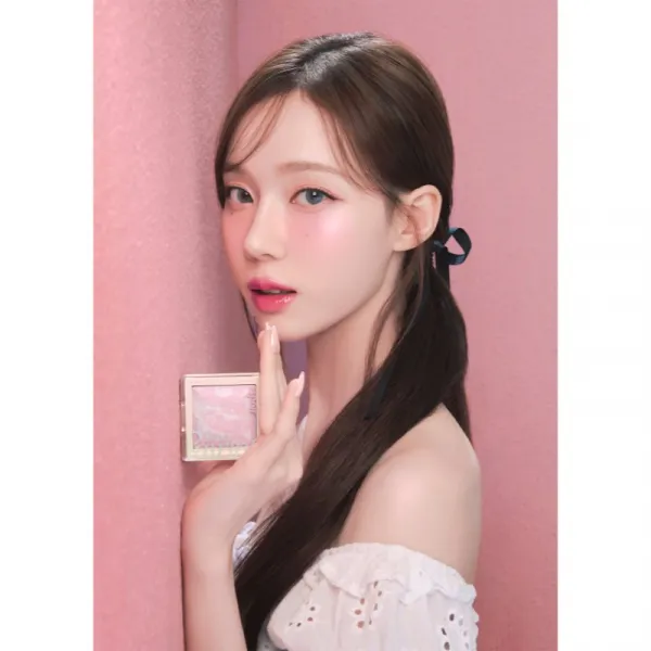 espoir Tone Pairing Highlighter rozjasňovač na tvár a očné okolie so štetcom odtieň Pink Marine 9.6 g